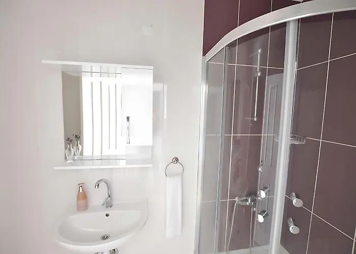 Alayaz Bed & Breakfast 3*