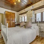 Bed & Breakfast Alayaz