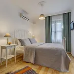 Bed & Breakfast Alayaz