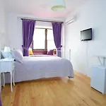 Alayaz Bed & Breakfast 3*