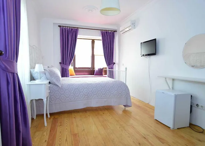 Alayaz Bed & Breakfast 3*